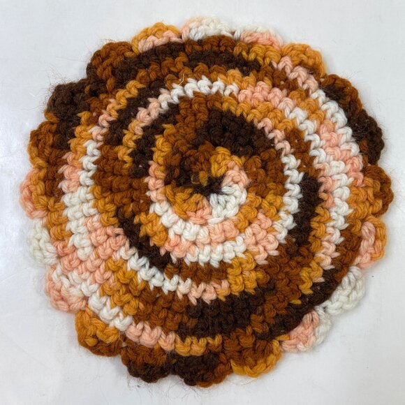 Set of 3 Vintage Handmade Crocheted Orange Brown Spiral Scalloped Edge Coasters - Picture 5 of 11